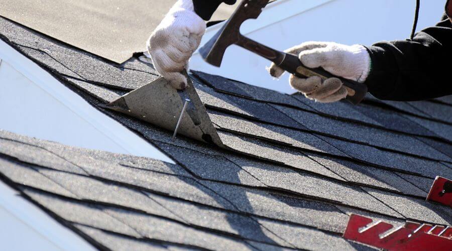 Professional gutter cleaning in Springfield, NE